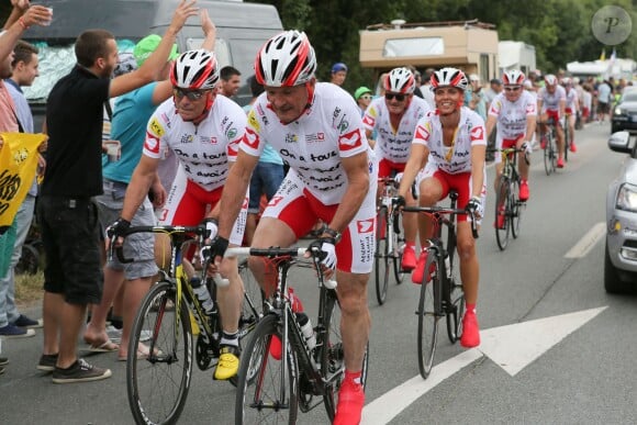 Exclusif - Bernard Hinault, Bernard Thévenet, Eric Ligneron, Sylvie Tellier - Course par équipe "étape du coeur" avec Mécénat Chirurgie Cardiaque sur le Tour de France au départ de Vannes le 12 juillet 2015.