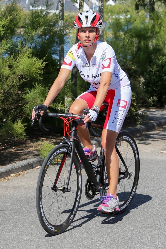 Exclusif - Sylvie Tellier - People essayant les vélos dans le cadre de l'opération "l'Etape du Coeur " pour le compte de Mécénat Chirurgie Cardiaque à l'hôtel Thalasso à Carnac, le 11 juillet 2015, pendant le Tour de France 2015. 