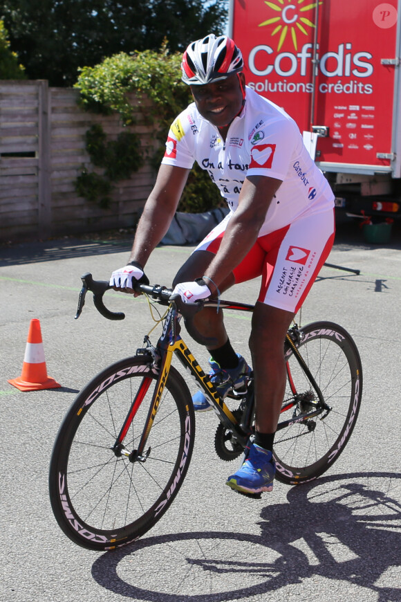 Exclusif - Basile Boli - People essayant les vélos dans le cadre de l'opération "l'Etape du Coeur " pour le compte de Mécénat Chirurgie Cardiaque à l'hôtel Thalasso à Carnac, le 11 juillet 2015, pendant le Tour de France 2015. 