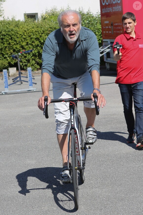 Exclusif - Jean Reveillon - People essayant les vélos dans le cadre de l'opération "l'Etape du Coeur " pour le compte de Mécénat Chirurgie Cardiaque à l'hôtel Thalasso à Carnac, le 11 juillet 2015, pendant le Tour de France 2015. 