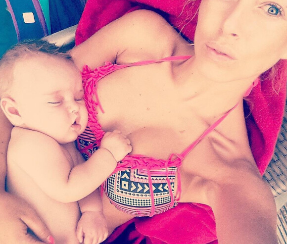Stéphanie et son petit Lyam, le 11 juillet 2015.