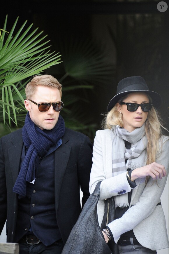 Ronan Keating et Storm Uechtritz quittent les studios ITV à London, le 3 mars 2015