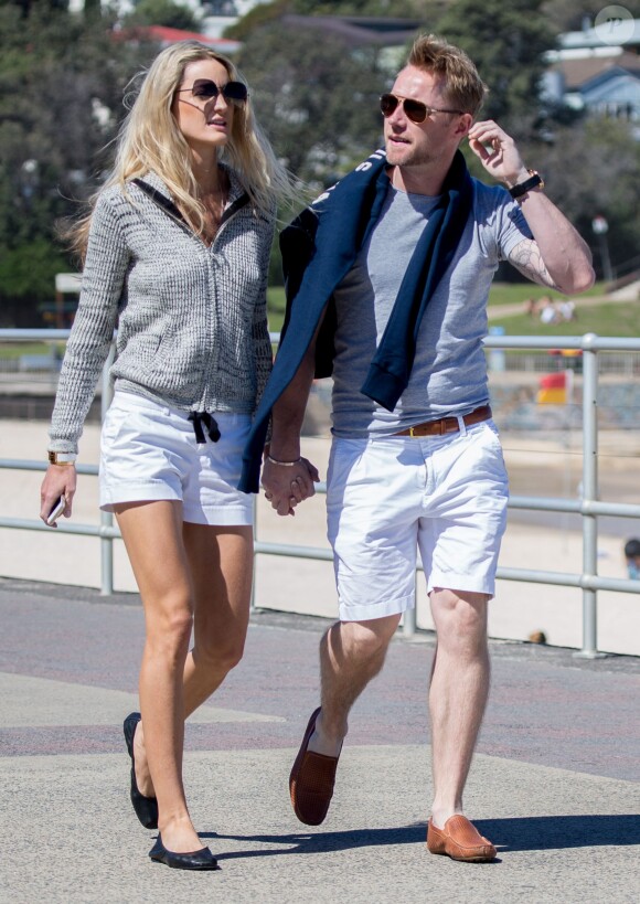 Ronan Keating et Storm Uechtritz se baladent à Bondi beach en Australie, le 18 septembre 2014 