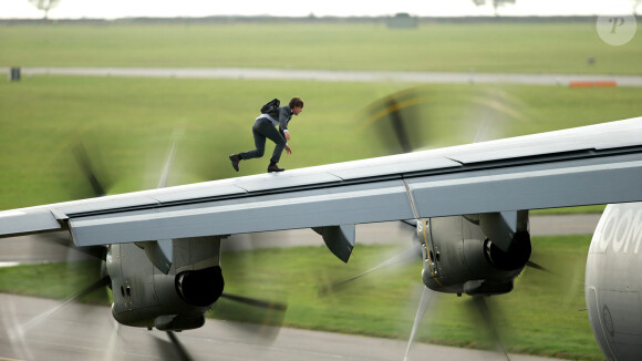 Tom Cruise en pleine cascade dans Mission Impossible : Rogue Nation