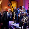 B.B. King chante 'Sweet Home Chicago' en duo avec Barack Obama lors de la soirée 'In Performance at the White House : Red, White and Blues' avec Troy 'Trombone Shorty' Andrews, Jeff Beck, Derek Trucks, et Gary Clark, Jr. à Washington, le 2 décembre 2012