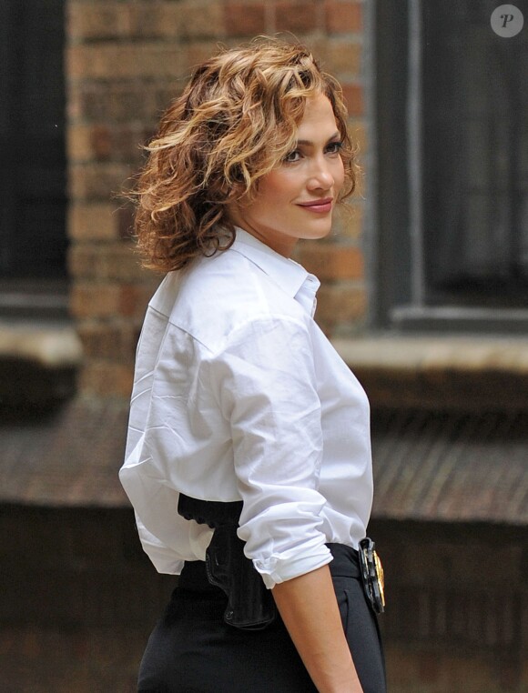 Jennifer Lopez sur le tournage de la série "Shades of Blue" à New York, le 8 juillet 2015 