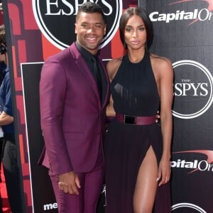 Russell Wilson et Ciara assistent aux ESPY Awards 2015 au Microsoft Theatre. Los Angeles, le 15 juillet 2015.