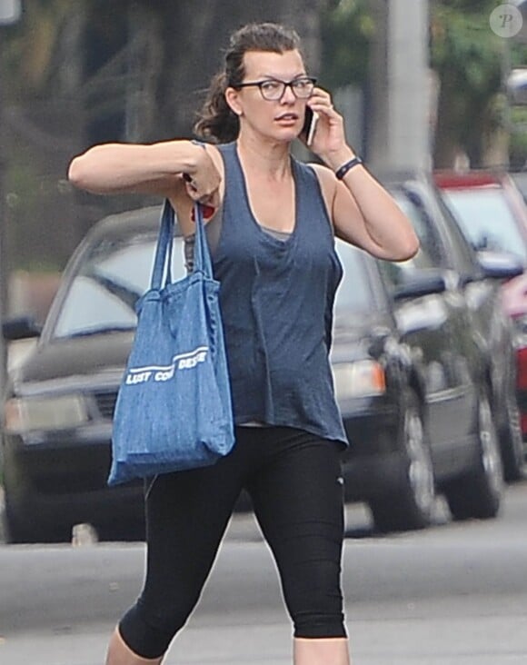Exclusif - Milla Jovovich se rend à son cours de gym à West Hollywood, le 7 juillet 2015.