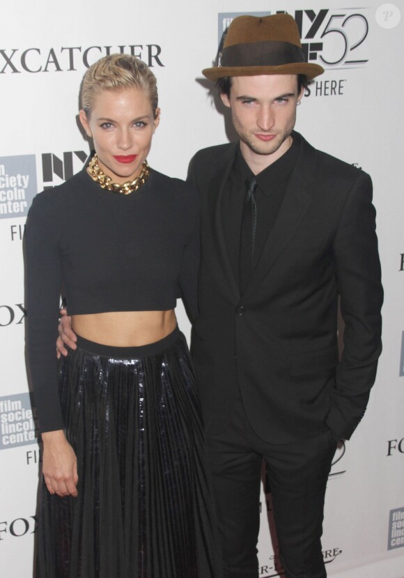 Sienna Miller et son fiancé Tom Sturridge - Première du film "Foxcatcher" lors du 52e festival du film de New York, le 10 octobre 2014.