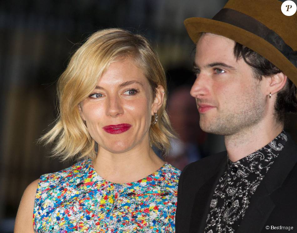 Sienna Miller Films Et Programmes Tv Sienna Miller et son fiancé Tom Sturridge - Première du film Effie Gray