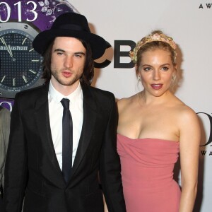 Tom Sturridge et Sienna Miller aux Tony Awards 2013 à New York le 9 juin.