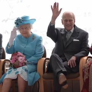 La reine Elizabeth II et le duc d'Edimbourg en visite dans l'est de Londres le 16 juillet 2015, où ils ont visité notamment le centre communautaire Chadwell Heath à Barking.