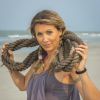 Chantal (45 ans), candidate de Koh-Lanta 2015.
Triple championne du monde de kickboxing, mannequin, garde du corps, styliste... Chantal a eu plusieurs vies ! Dotée d'un mental fort et plutôt renfermée sur elle-même, la quadragénaire, qui sera certainement brillante lors des défis sportifs, devra relever un autre challenge de taille : supporter les autres !