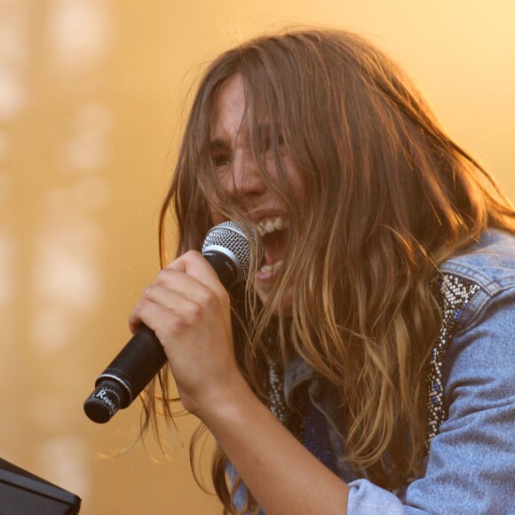 Izïa Higelin - Quatrième jour du festival Fnac Live sur le parvis de l'Hôtel de Ville à Paris le 18 juillet 2015.