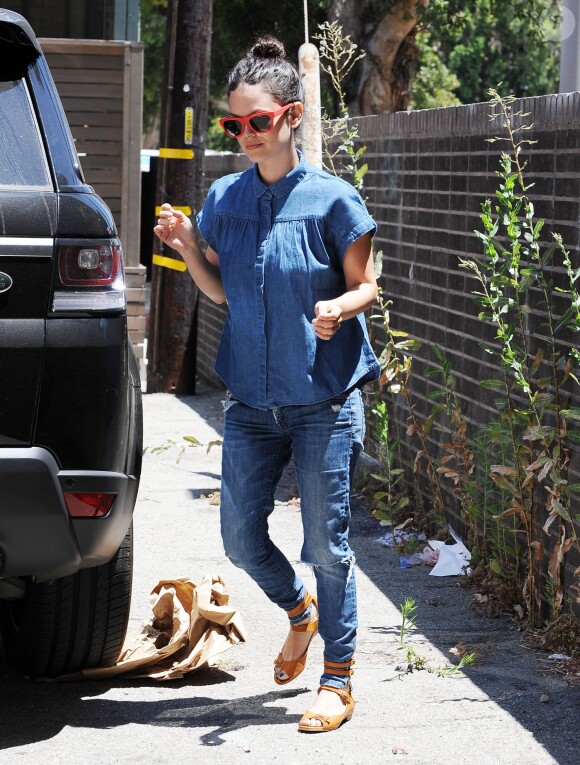Rachel Bilson à la sortie de chez le coiffeur à Beverly Hills, le 17 juillet 2015