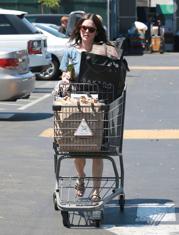 Rachel Bilson en train de faire du shopping à Los Angeles le 19 juin 2015