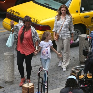 Jennifer Garner est sur le tournage du film "Miracles from Heaven" avec Hannah Alligood à Atlanta, le 20 juillet 2015.