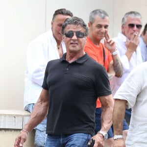 Sylvester Stallone, sa femme Jennifer Flavin et leurs filles Sophia, Sistine et Scarlet sont allés déjeuner dans un restaurant japonais avec des amis, puis se sont rendus chez Rolex, à Monaco le 18 juillet 2015.