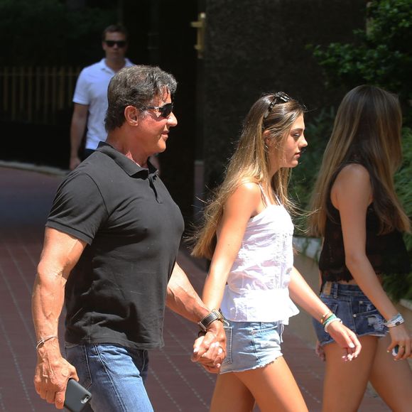 Sylvester Stallone, sa femme Jennifer Flavin et leurs filles Sophia, Sistine et Scarlet sont allés déjeuner dans un restaurant japonais avec des amis, puis se sont rendus chez Rolex, à Monaco le 18 juillet 2015.