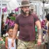 Exclusif - Jason Momoa et sa fille Lola font leurs courses à Pacific Palisades, le 19 juillet 2015.