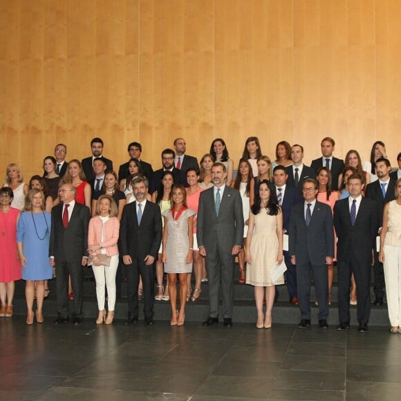 Le roi Felipe VI d'Espagne remettait le 23 juillet 2015 à Barcelone des diplômes à de jeunes magistrats.