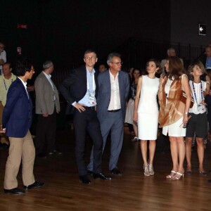 La reine Letizia d'Espagne visitant le 23 juillet 2015 le pavillon Zero à l'Exposition Universelle de Milan, où elle s'est rendue en tant qu'Ambassadrice spéciale de l'Organisation des Nations unies pour l'alimentation et l'agriculture (FAO) pour la nutrition.