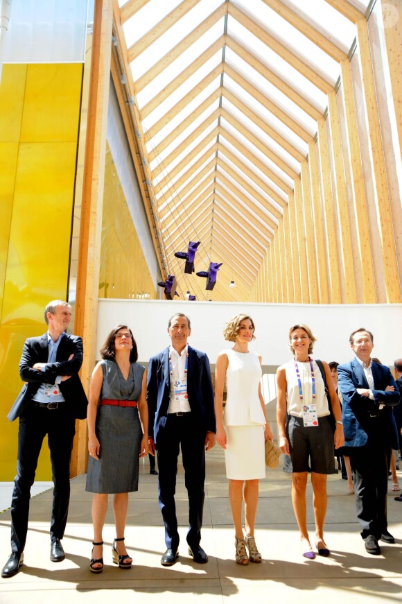 La reine Letizia découvrait le 23 juillet 2015 le pavillon de l'Espagne à l'Exposition Universelle de Milan, où elle s'est rendue en tant qu'Ambassadrice spéciale de l'Organisation des Nations unies pour l'alimentation et l'agriculture (FAO) pour la nutrition.