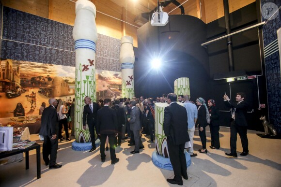 La reine Letizia découvrait le 23 juillet 2015 le pavillon de l'Espagne à l'Exposition Universelle de Milan, où elle s'est rendue en tant qu'Ambassadrice spéciale de l'Organisation des Nations unies pour l'alimentation et l'agriculture (FAO) pour la nutrition.