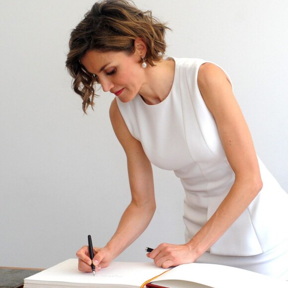 La reine Letizia découvrait le 23 juillet 2015 le pavillon de l'Espagne à l'Exposition Universelle de Milan, où elle s'est rendue en tant qu'Ambassadrice spéciale de l'Organisation des Nations unies pour l'alimentation et l'agriculture (FAO) pour la nutrition.