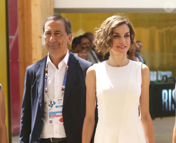 La reine Letizia découvrait le 23 juillet 2015 le pavillon de l'Espagne à l'Exposition Universelle de Milan, où elle s'est rendue en tant qu'Ambassadrice spéciale de l'Organisation des Nations unies pour l'alimentation et l'agriculture (FAO) pour la nutrition.