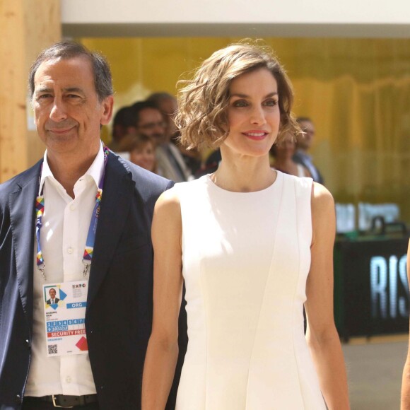 La reine Letizia découvrait le 23 juillet 2015 le pavillon de l'Espagne à l'Exposition Universelle de Milan, où elle s'est rendue en tant qu'Ambassadrice spéciale de l'Organisation des Nations unies pour l'alimentation et l'agriculture (FAO) pour la nutrition.