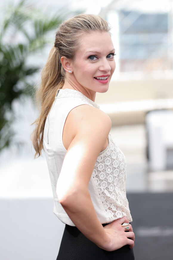 A. J. Cook lors du photocall de la série "Esprits Criminels" au 54 ème Festival de télévision de Monte-Carlo. Le 9 juin 2014