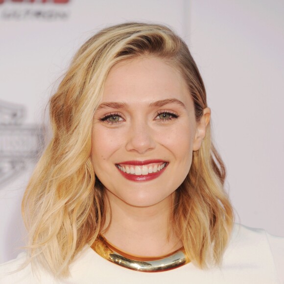 Elizabeth Olsen lors de la première de "Avengers : L'ère d'Ultron" (Marvel's 'Avengers: Age Of Ultron) à Los Angeles, le 13 avril 2015.