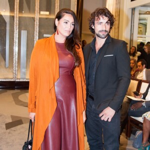 Lola Dewaere et Gray Orsatelli au défilé de mode Manu Reas haute couture automne-hiver 2015-2016 à l'hôtel The Peninsula à Paris, le 8 juillet 2015.