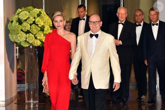 Le prince Albert II de Monaco et la princesse Charlène de Monaco - 67e Gala de la Croix-Rouge Monégasque (Bal de la Croix-Rouge) à Monaco, le 25 juillet 2015