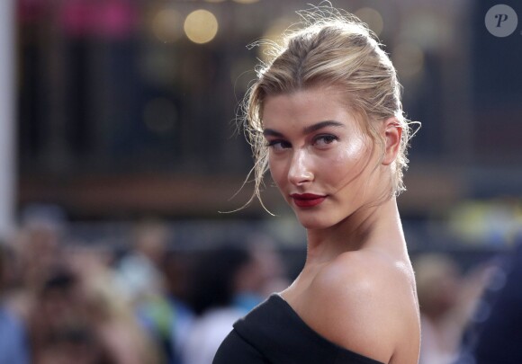 Hailey Baldwin à la première du film "Mission Impossible - Rogue Nation" à New-York le 27 juillet 2015.