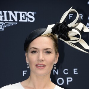 Kate Winslet - Photocall du 165e "Prix de Diane Longines" à l'hippodrome de Chantilly le 15 juin 2014. 