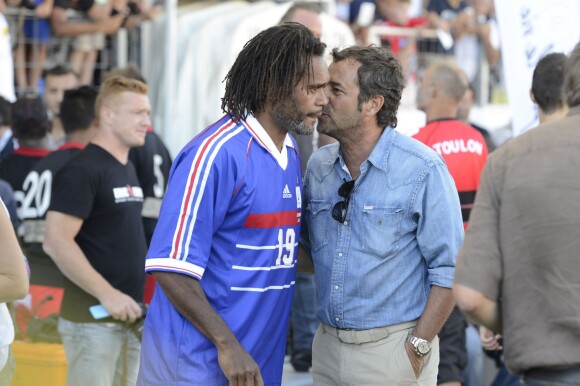 Chrisitian Karembeu et Bernard Montiel - Match amical de foot et rugby entre le RC Toulon et l'équipe de France 98 au stade Mayol à Toulon, au profit de l'association de Pascal Olmeta "Un sourire, un espoir pour la vie" le 28 juillet 2015