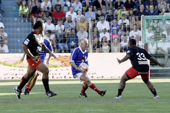 Didier Deschamps - Match amical de foot et rugby entre le RC Toulon et l'équipe de France 98 au stade Mayol à Toulon, au profit de l'association de Pascal Olmeta "Un sourire, un espoir pour la vie" le 28 juillet 2015