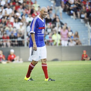 Zinedine Zidane - Match amical de football entre le RC Toulon et l'équipe de France 98 au stade Mayol à Toulon, au profit de l'association de Pascal Olmeta " Un sourire, un espoir pour la vie". Une mi-temps était dédiée au rugby et l'autre au football. Le 28 juillet 2015  Friendly soccer game RC Toulon / France 98 to benefit "Un sourire, un espoir pour la vie" in Toulon. On july 28th 201528/07/2015 - 