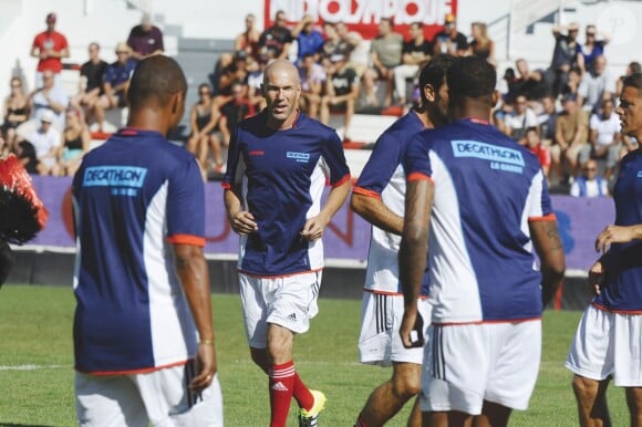 Zinedine Zidane - Match amical de football entre le RC Toulon et l'équipe de France 98 au stade Mayol à Toulon, au profit de l'association de Pascal Olmeta " Un sourire, un espoir pour la vie". Une mi-temps était dédiée au rugby et l'autre au football. Le 28 juillet 2015  Friendly soccer game RC Toulon / France 98 to benefit "Un sourire, un espoir pour la vie" in Toulon. On july 28th 201528/07/2015 - 