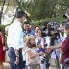 Le roi Felipe VI et la reine Letizia d'Espagne ont rencontré les journalistes avec leurs filles la princesse Leonor des Asturies et l'infante Sofia, le 3 août 2015, dans la cour du palais Marivent, à Palma de Majorque, au cours de leurs vacances sur l'île.