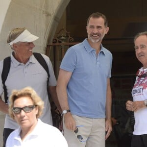 Le roi Felipe VI d'Espagne au club nautique royal de Palma de Majorque le 3 août 2015, en prévision de sa participation à la 34e Copa del Rey à bord du voilier Aifos.