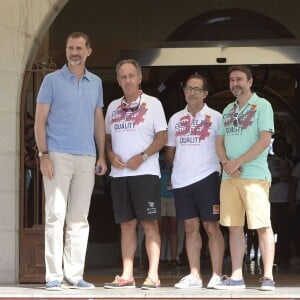 Le roi Felipe VI d'Espagne au club nautique royal de Palma de Majorque le 3 août 2015, en prévision de sa participation à la 34e Copa del Rey à bord du voilier Aifos.