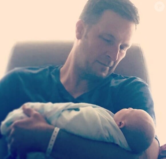 Holt, le fils de Tiffani Thiessen et de son mari l'acteur Brady Smith, exposé sur Instagram. Juillet 2015