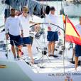  Le roi Felipe VI d'Espagne disputait le 5 août 2015 la troisième journée de la 34e Copa del Rey à la barre du voilier Aifos. Sa soeur l'infante Elena était sur le yacht royal, le Somni, pour suivre la course. 
