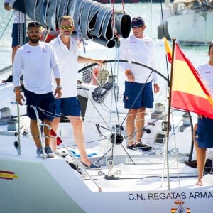 Le roi Felipe VI d'Espagne disputait le 5 août 2015 la troisième journée de la 34e Copa del Rey à la barre du voilier Aifos. Sa soeur l'infante Elena était sur le yacht royal, le Somni, pour suivre la course.