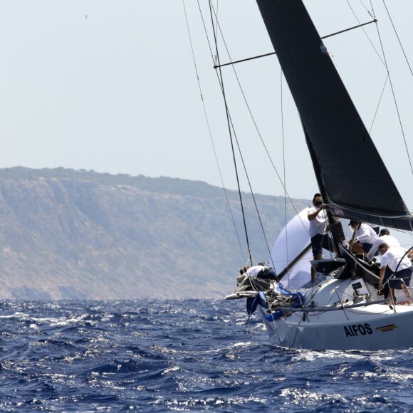 Le roi Felipe VI d'Espagne disputait le 5 août 2015 la troisième journée de la 34e Copa del Rey à la barre du voilier Aifos. Sa soeur l'infante Elena était sur le yacht royal, le Somni, pour suivre la course.