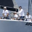  Le roi Felipe VI d'Espagne disputait le 5 août 2015 la troisième journée de la 34e Copa del Rey à la barre du voilier Aifos. Sa soeur l'infante Elena était sur le yacht royal, le Somni, pour suivre la course. 