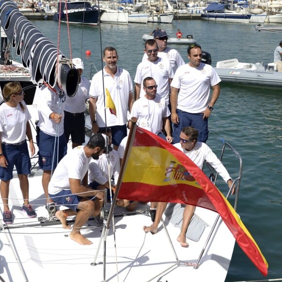 Le roi Felipe VI d'Espagne disputait le 5 août 2015 la troisième journée de la 34e Copa del Rey à la barre du voilier Aifos. Sa soeur l'infante Elena était sur le yacht royal, le Somni, pour suivre la course.